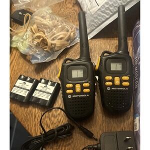 Motorola Talkabout MD207R 2-Way Radios Black FRS GMRS Walkie Talkies Set of 2